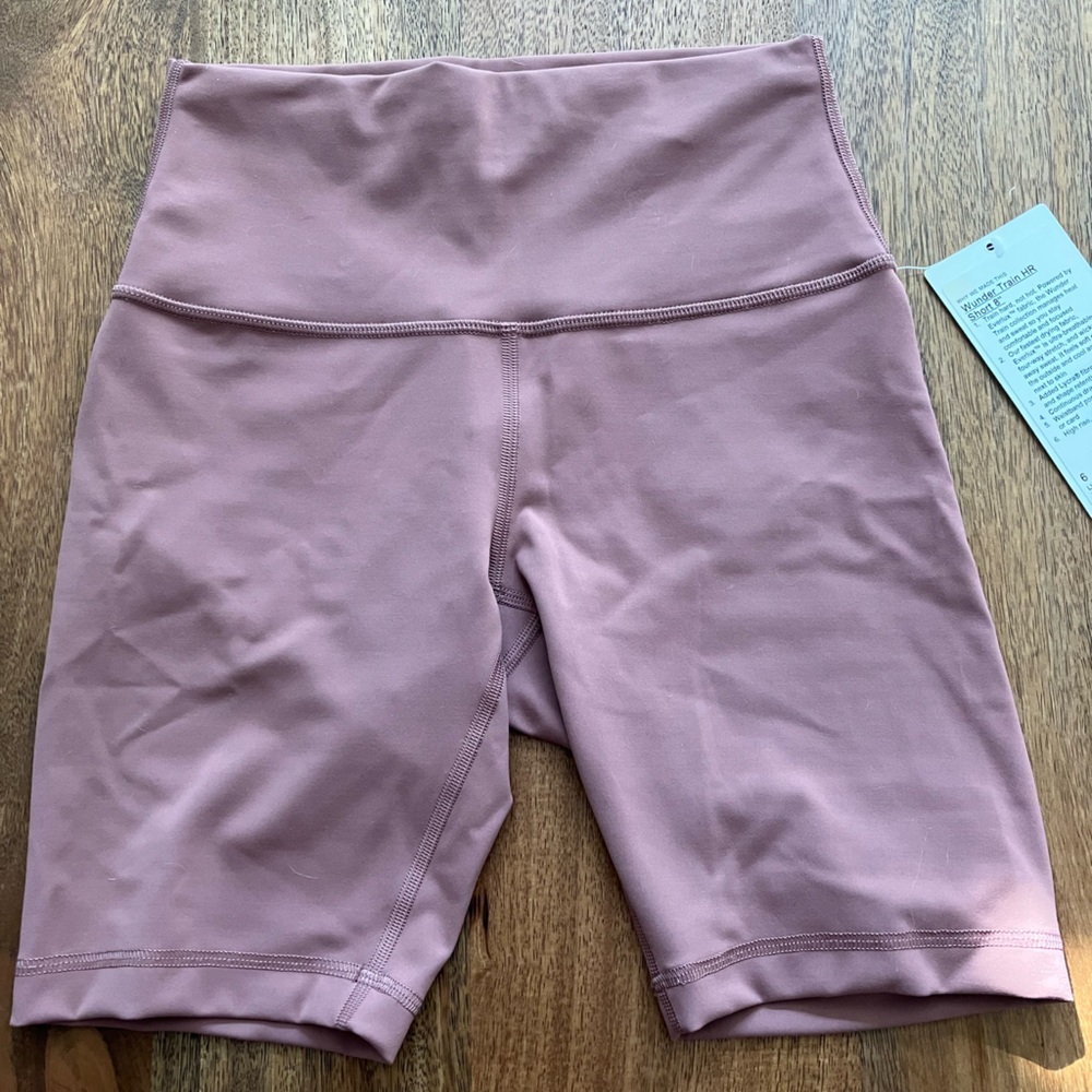 NWT Lululemon Wunder Train HR Short 8”